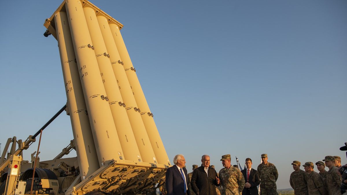 Už si to nemůžeme dovolit. USA za 12 dnů bojů s Íránem spotřebovaly čtvrtinu zásob antiraket THAAD